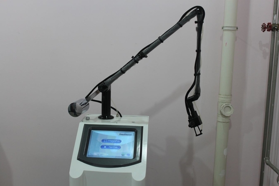 Carbon Dioxide Co2 Fractional Laser Machine / Equipment For Surgery Scar Removal